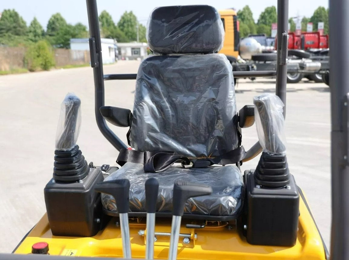 2 TON TYPHON TERROR XIX Mini Excavator, KUBOTA D902 Diesel Engine with Thump Clip